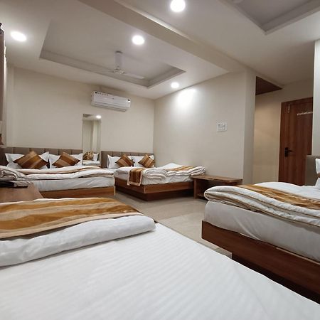 Shree Shyamraj Hotel Удджайн Экстерьер фото