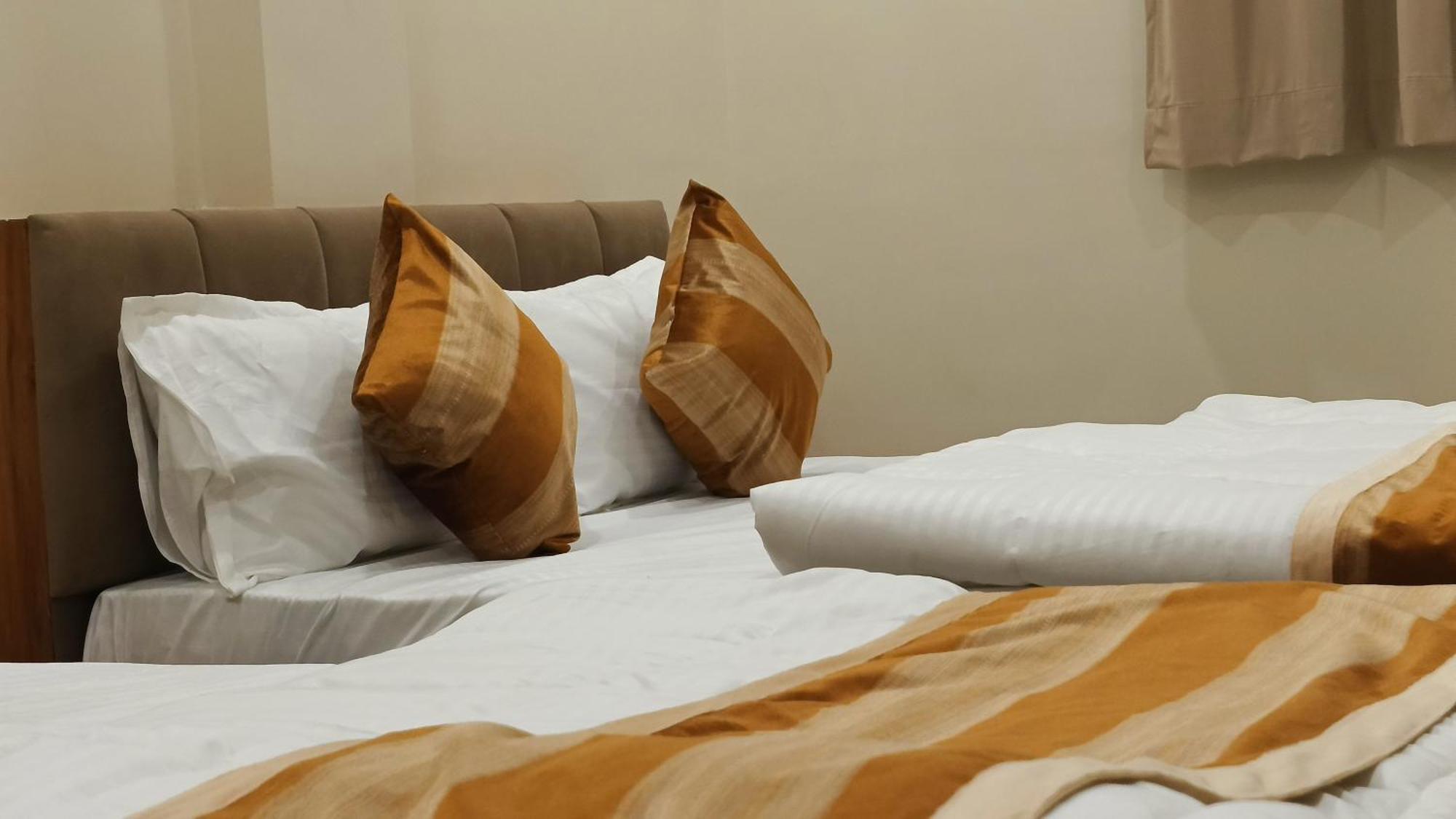 Shree Shyamraj Hotel Удджайн Экстерьер фото